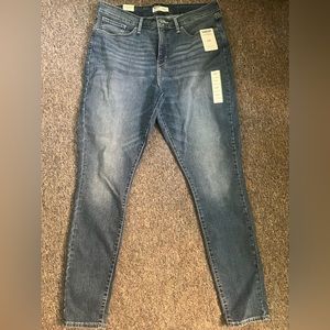 Women’s Levi’s Skinny Jeans 18L